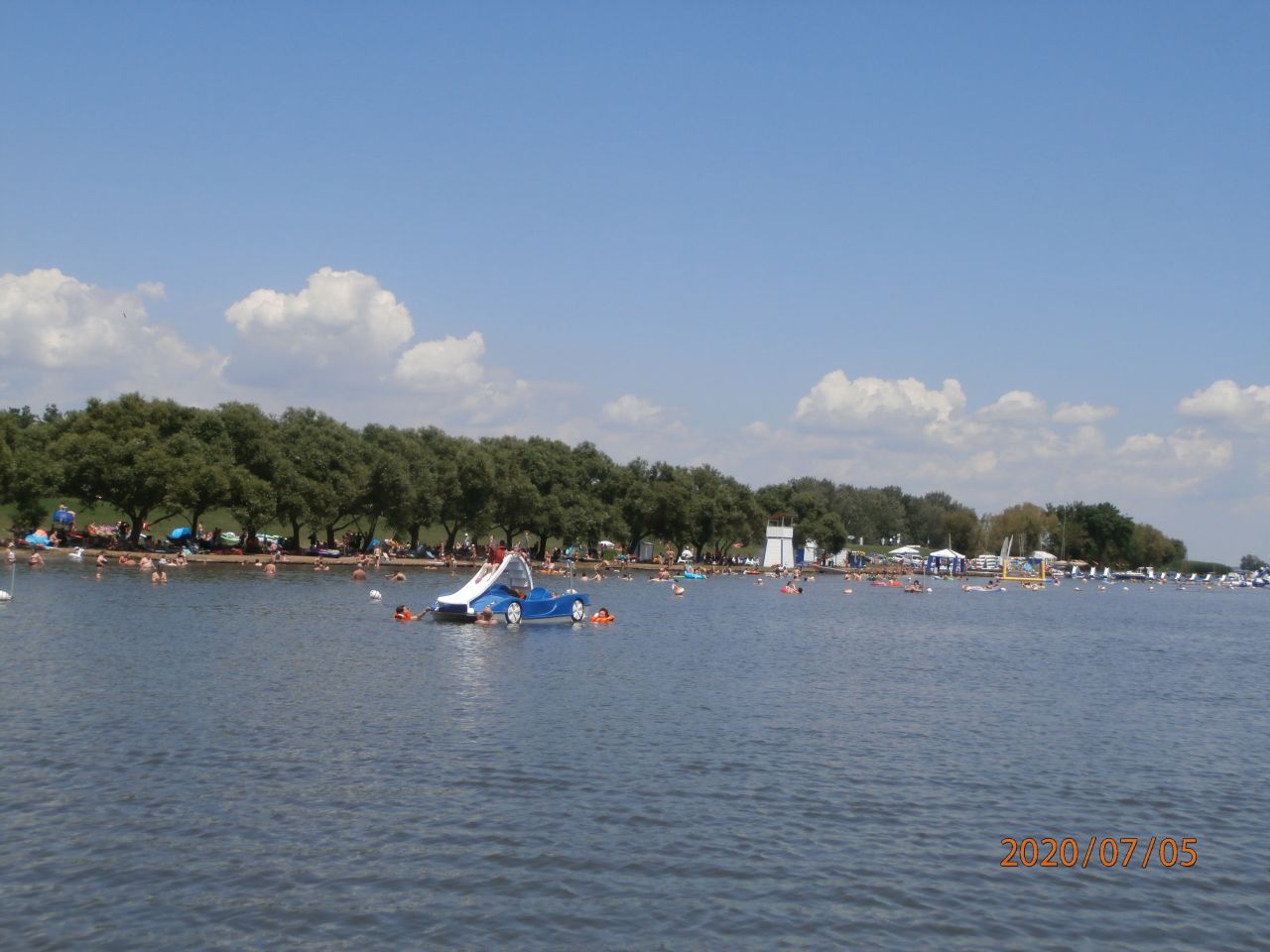 Sarud Strand vizi-ugrálóvár